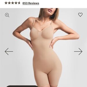 NWOT Skims seamless sculpt mid thigh bodysuit